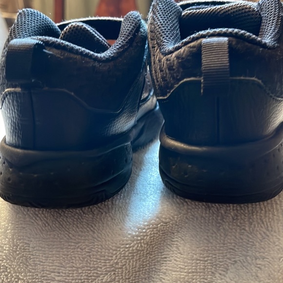 Jordon sneakers black size 10c - Picture 5 of 6